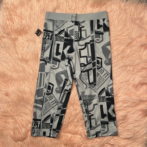 NWT Nike Pro Compression Gray Black Bottoms Cropped Graphic Leggings Medium - Picture 2 of 8